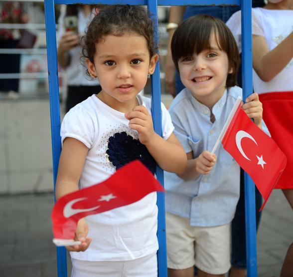 30 Ağustos Zafer Bayramı yurtta coşku ile kutlanıyor