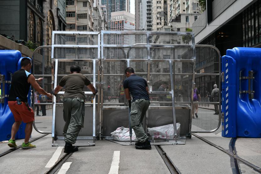 Hong Kong’da protestolar devam ediyor: Yüz binlerce gösterici sokaklarda