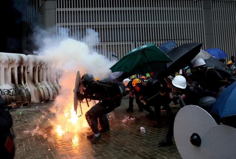 Hong Kong’da protestolar devam ediyor: Yüz binlerce gösterici sokaklarda