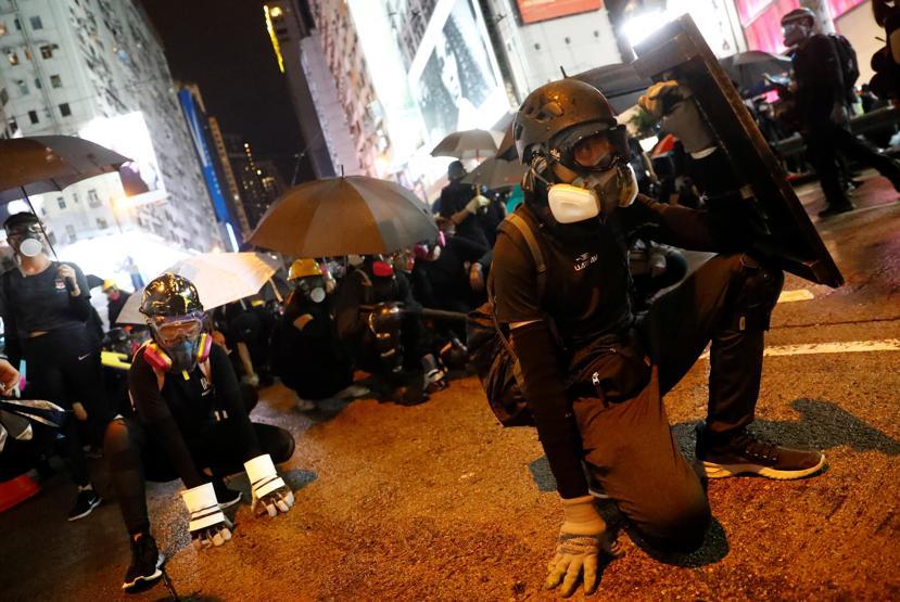 Hong Kong’da protestolar devam ediyor: Yüz binlerce gösterici sokaklarda