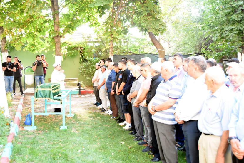 Vahşice öldürülen Eymen toprağa verildi