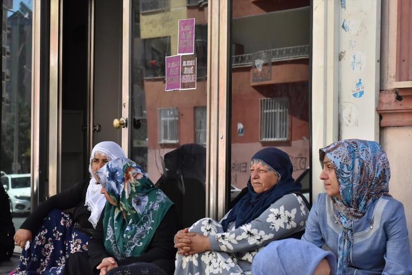 Diyarbakır annelerinin oturma eylemine katılım sürüyor