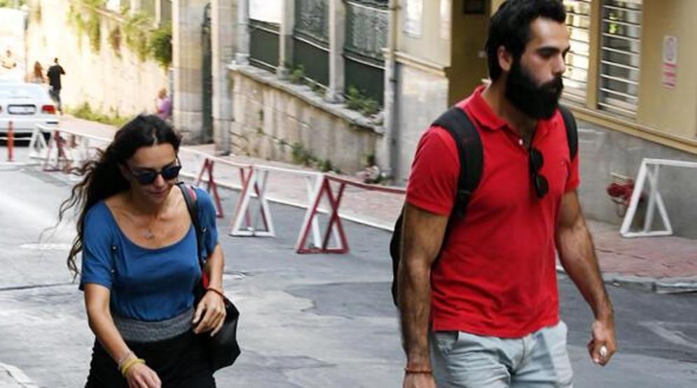 Hande Ataizi 21 yaş küçük sevgilisiyle ilk kez görüntülendi