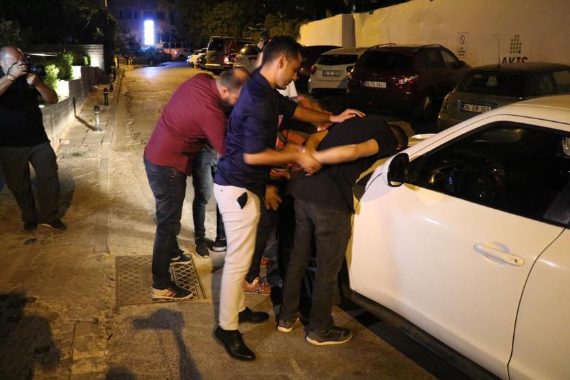 İSPARK otoparklarını işgal eden değnekçilere operasyon