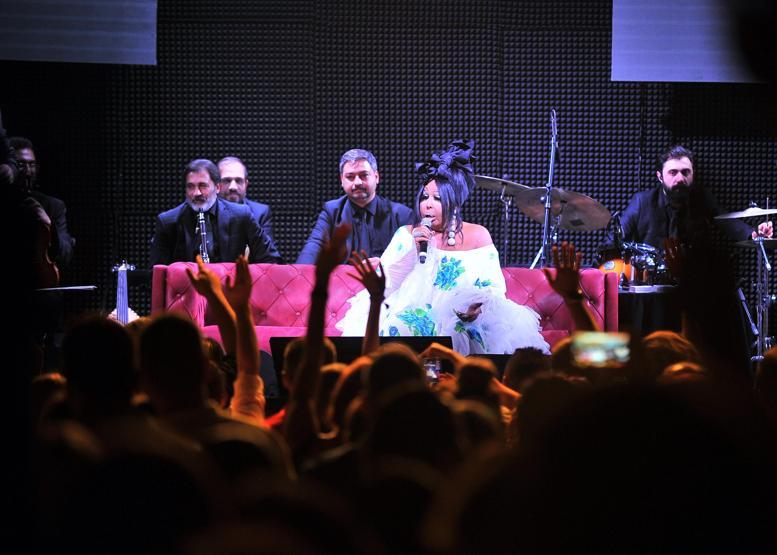 Bülent Ersoy: Gençler de beni istemiyor dul kaldım