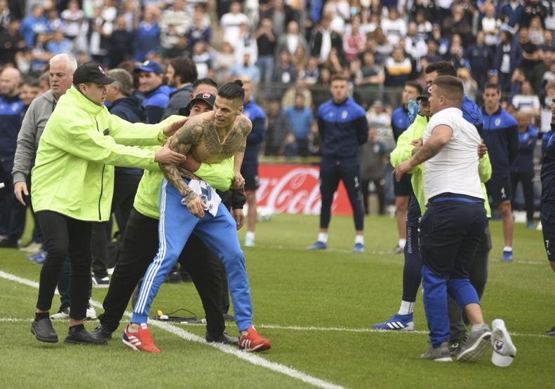 Maradona idmana çıktı Arjantin sallandı