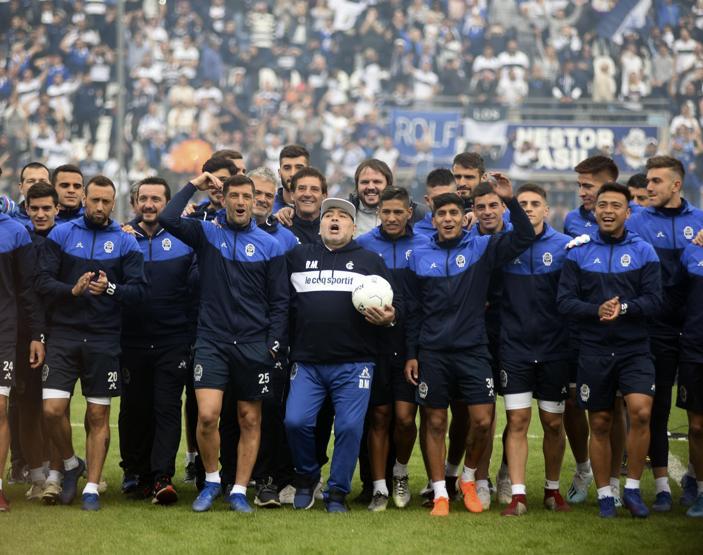 Maradona idmana çıktı Arjantin sallandı