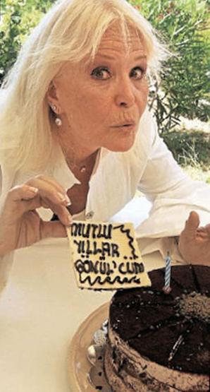 Genç sevgilisi Gönül Yazarı bu sözlerle mutlu etti: Estetiğe gerek yok sevgilim