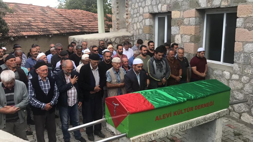 Ünlü yönetmen Müfit Saçıntının babası son yolculuğuna uğurlandı
