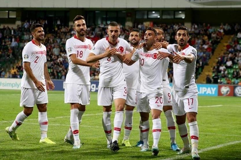 Deniz Türüç dua edip vurdu, gol oldu