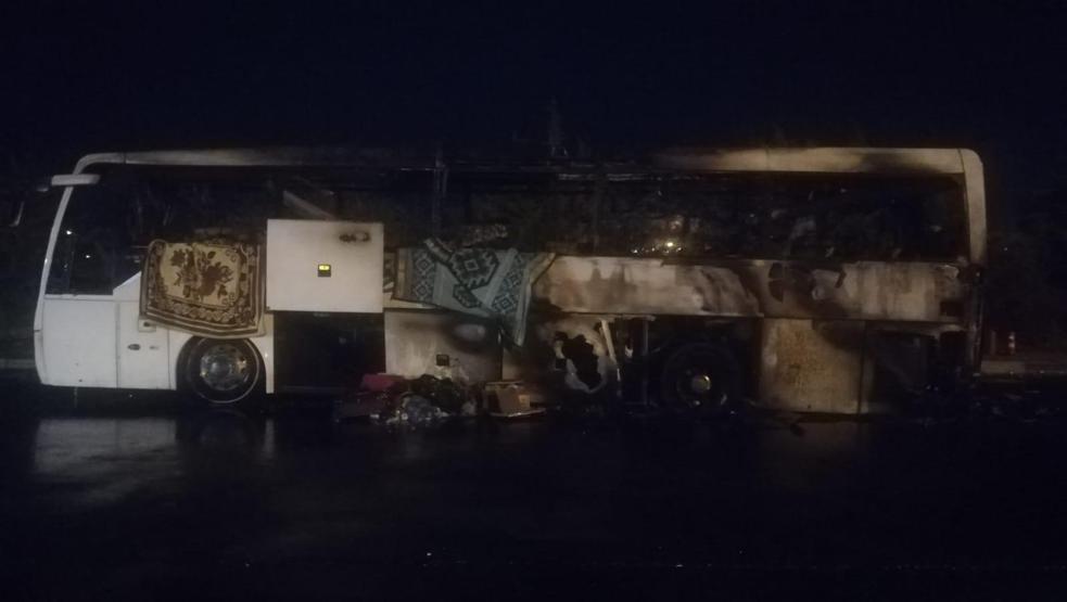 İzmir’de yolcu otobüsü alev alev yandı