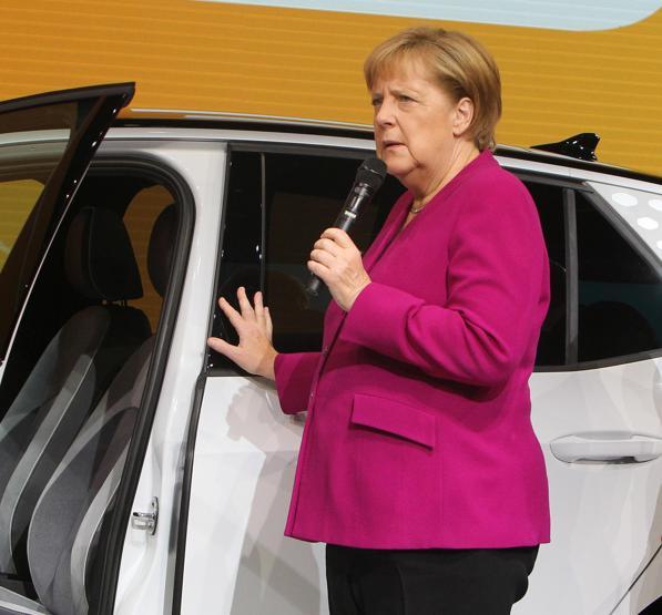 Kimse beklemiyordu: Merkel şaştı kaldı