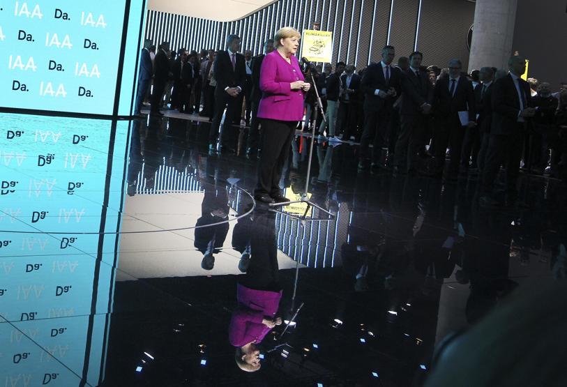 Kimse beklemiyordu: Merkel şaştı kaldı