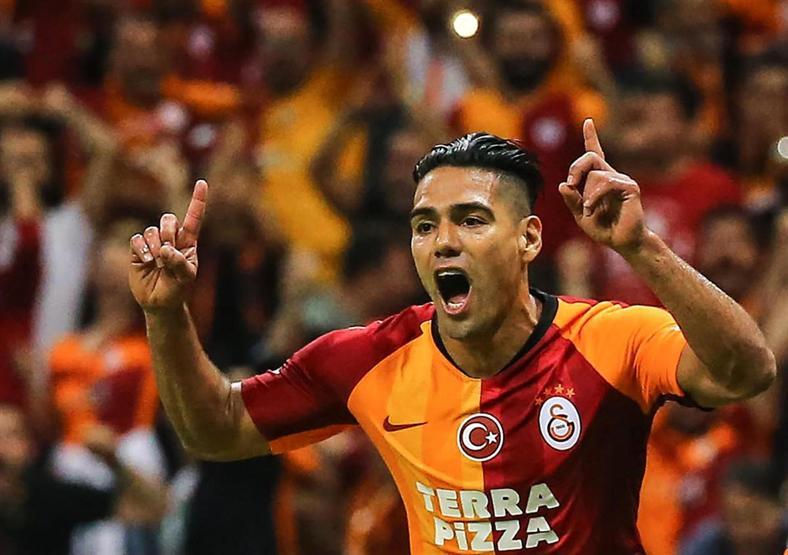 Falcao ilk maçına damga vurdu