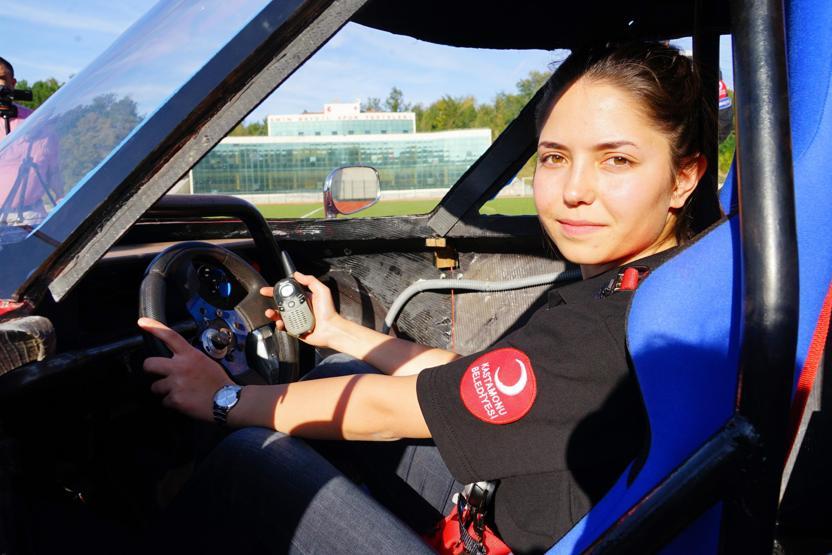 Öğrenciler, 1 TL ile 100 kilometre gidebilen araç üretti