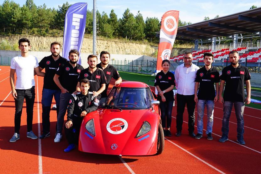 Öğrenciler, 1 TL ile 100 kilometre gidebilen araç üretti