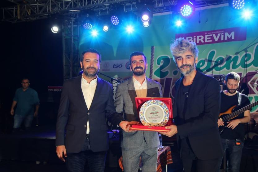 Manuş Baba: Hala ekmek arası salça yiyorum
