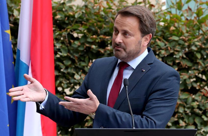 Boş kürsüyü gülerek gösterdi Boris Johnson küstü