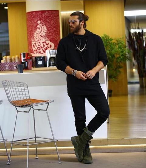 Can Yaman dünya turuna çıkıyor