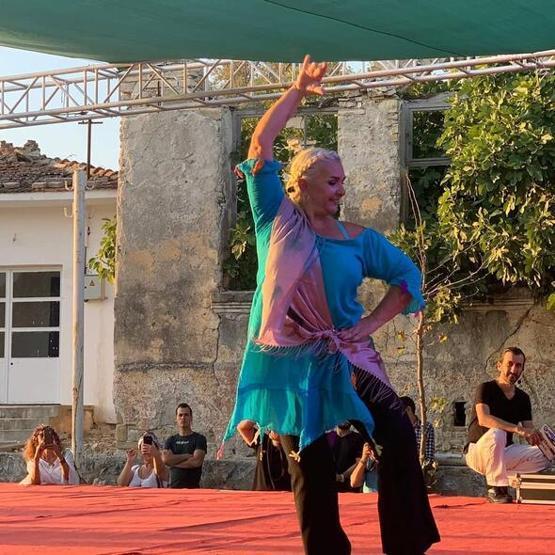Burçin Orhon’un büyük gururu Annesinin kızı…