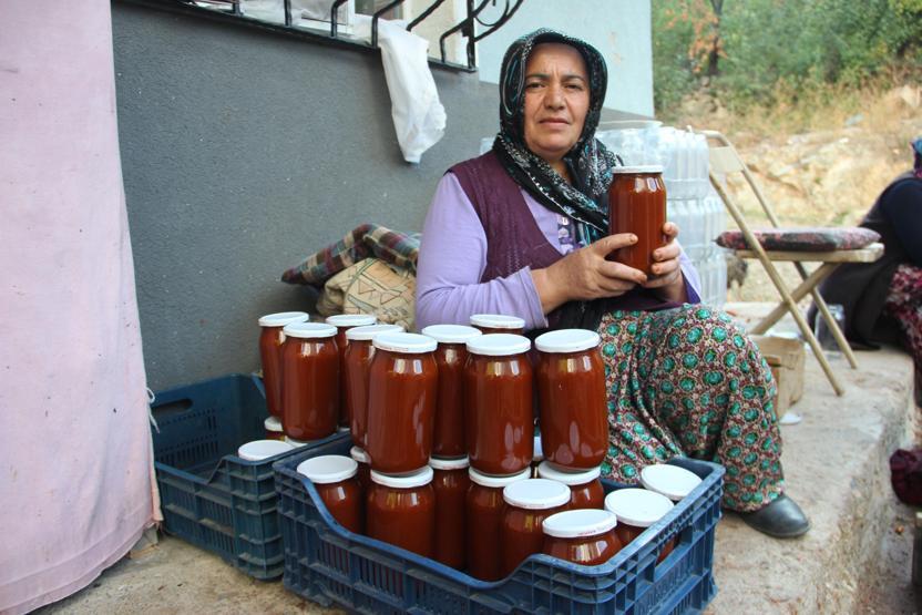 Köyde kadınların geçim kaynağı oldu Yapımı zahmetli ama her derde deva