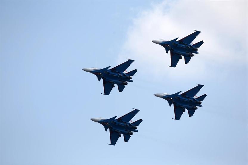 Rus pilotlardan TEKNOFESTte nefes kesen gösteri