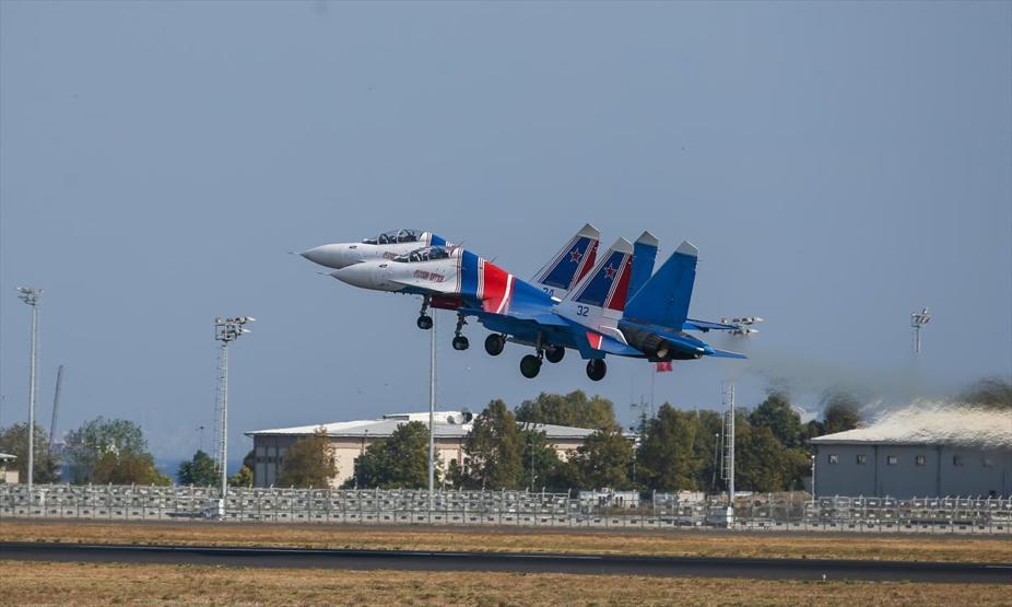 Rus pilotlardan TEKNOFESTte nefes kesen gösteri