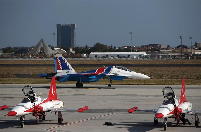Rus pilotlardan TEKNOFESTte nefes kesen gösteri