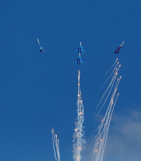 Rus pilotlardan TEKNOFESTte nefes kesen gösteri