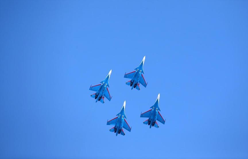 Rus pilotlardan TEKNOFESTte nefes kesen gösteri