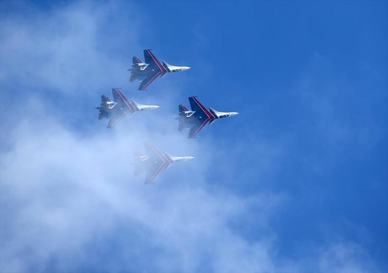 Rus pilotlardan TEKNOFESTte nefes kesen gösteri