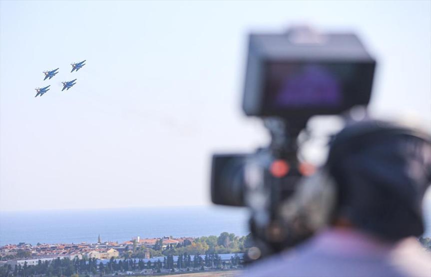 Rus pilotlardan TEKNOFESTte nefes kesen gösteri