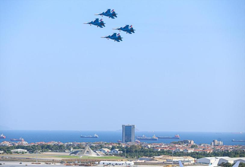 Rus pilotlardan TEKNOFESTte nefes kesen gösteri