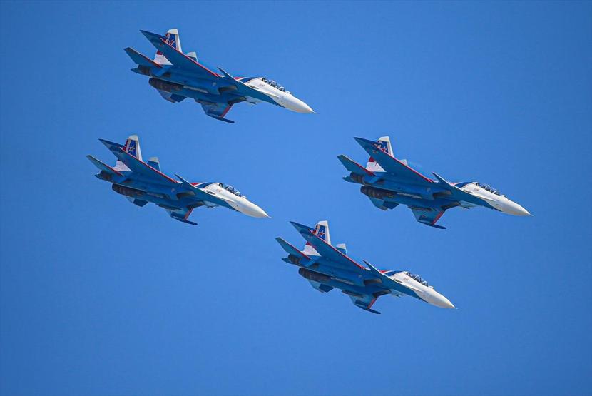 Rus pilotlardan TEKNOFESTte nefes kesen gösteri