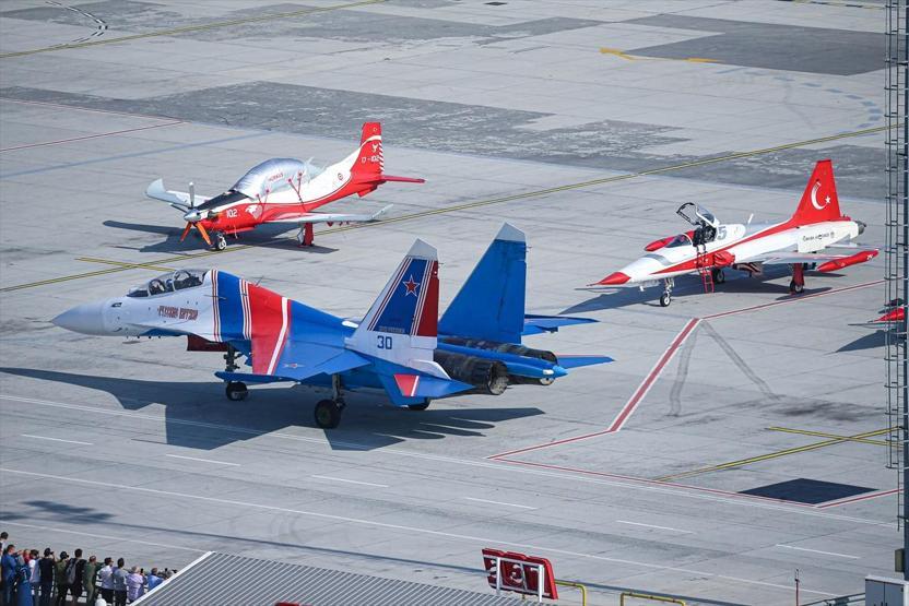Rus pilotlardan TEKNOFESTte nefes kesen gösteri