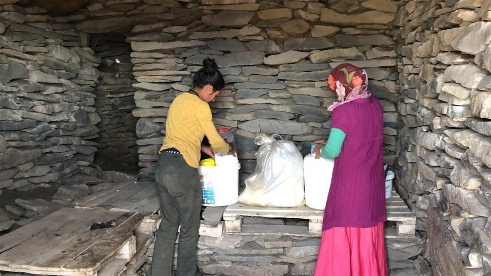 Karsta yaylacıların dönüş yolculuğu