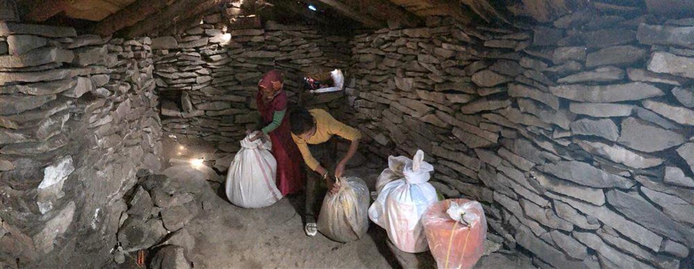 Karsta yaylacıların dönüş yolculuğu