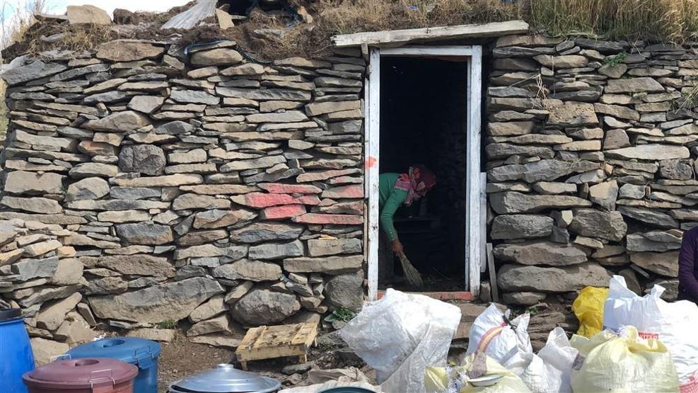Karsta yaylacıların dönüş yolculuğu