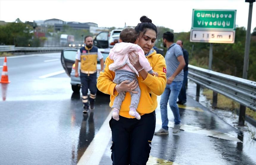 Anadolu Otoyolunda zincirleme kaza: Yaralılar var