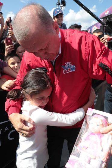 Yerli pikap aracın ismi belli oldu... Cumhurbaşkanı Erdoğan bizzat kullandı