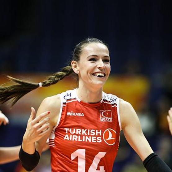 Eda Erdem: Atatürk’ün izinde ülkemizi gururlandırmaya ve güçlü Türk kadınını temsil etmeye devam edeceğim