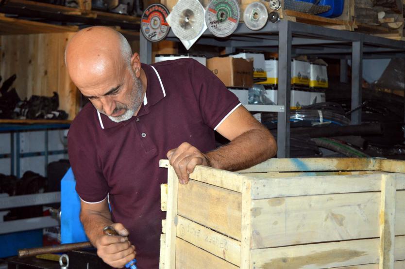 Çöpleri sanat eserine dönüştürüyor