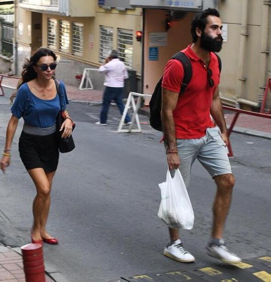 Hande Ataizi: Aramızda 20 yaş var ama sevgilimle fıstık gibiyiz