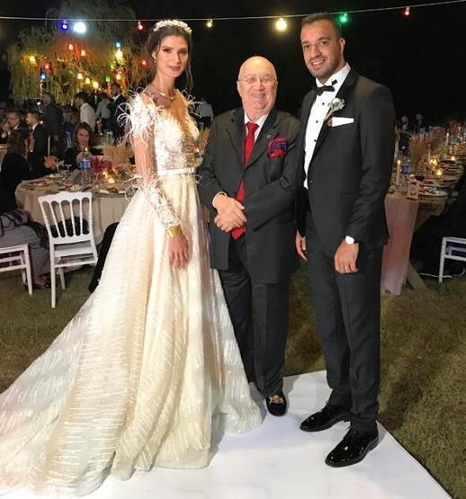 Model Gizem Kayalı ile Murat Binici evlendi