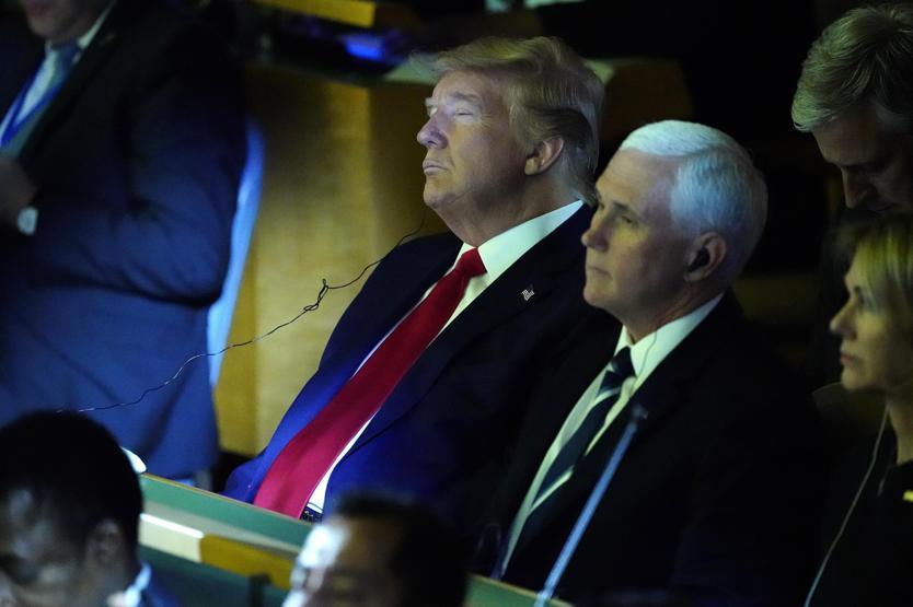 Herkes pür dikkat dinledi, Trump uyukladı