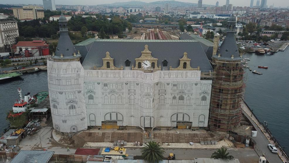 Haydarpaşa Garının simgesi olan saat yerine monte edildi