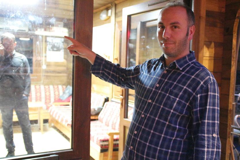 Çamlıhemşinde ayılar sokaklarda geziyor