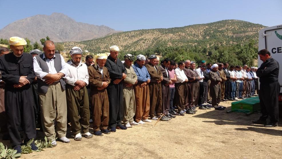 Derecikte can veren 3 kardeş yan yan toprağa verildi