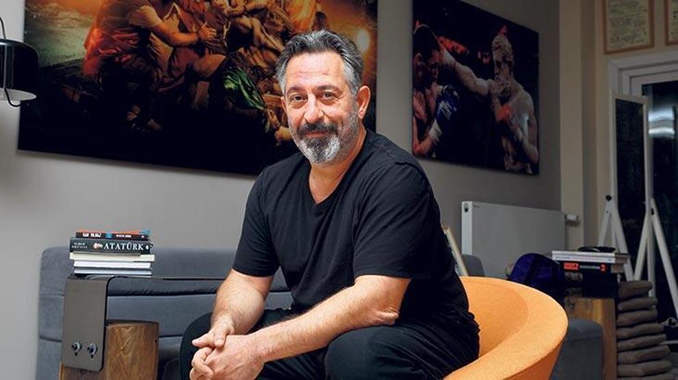 Cem Yılmaz 18 Ekimde vizyona girecek “Karakomik Filmleri anlattı
