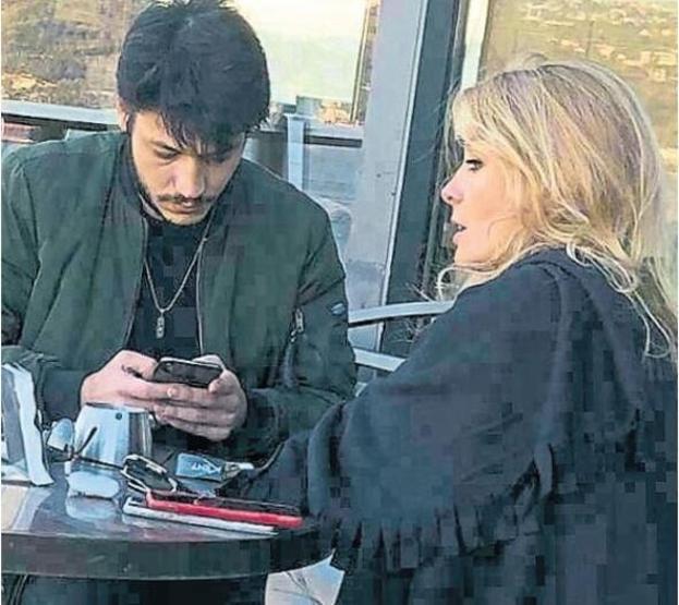 Yalnızlık kısa sürdü Terasta aşk...